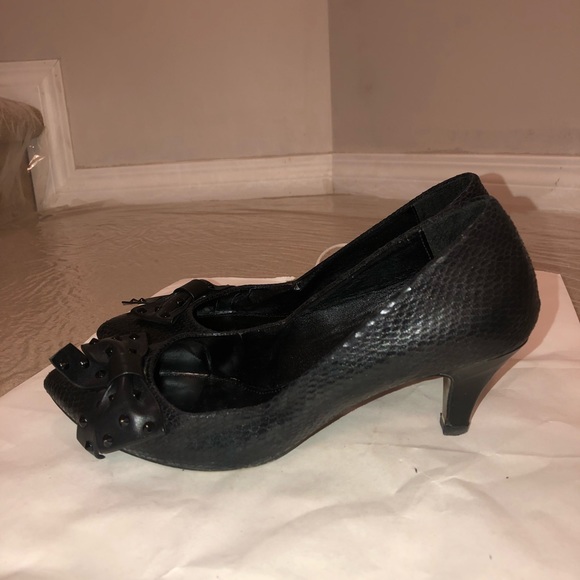 Kurt Geiger black kitten heel pump - Picture 2 of 8